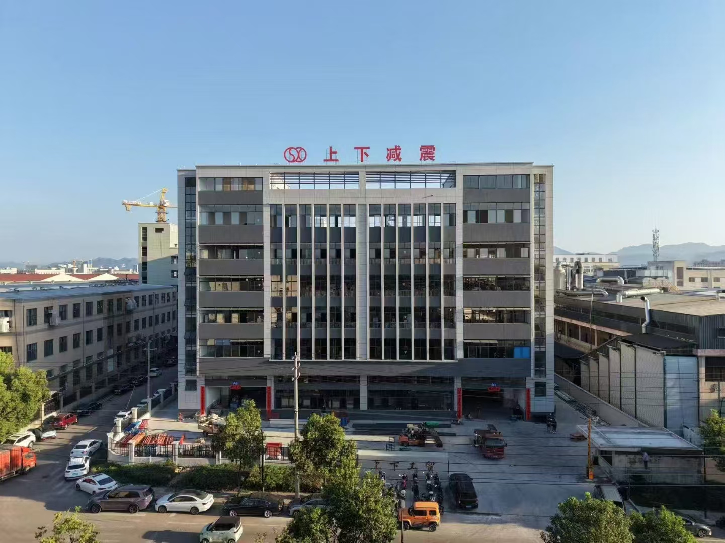 Eksplosif! Pabrik enam lantai baru seluas 18.000㎡ telah diresmikan!